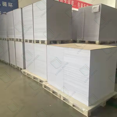 Harga yang bagus Kertas Offset Woodfree 55gsm-120gsm Untuk Pencetakan Buku Catatan Warna Putih Atau Krem on line