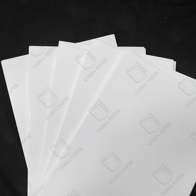 Harga yang bagus Kertas Karton FBB GC1 GC2 Kayu Virgin Putih Ketebalan Tinggi 200gsm-350gsm on line